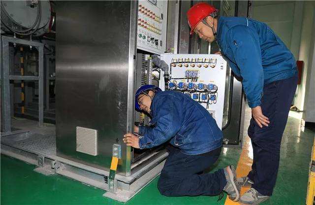 變壓器專項(xiàng)檢查，保障住宅區(qū)電力穩(wěn)定供應(yīng)！