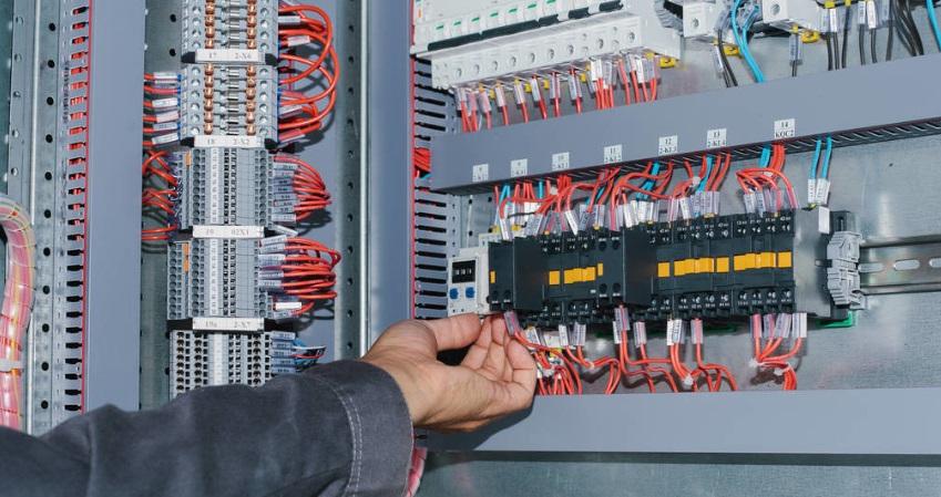 白云機安專業配電房維保人員都會避免的事項！